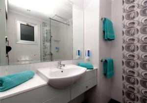 napa prince hotel apartments