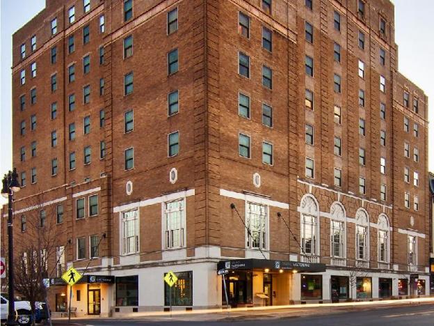 grand eastonian hotel and suites