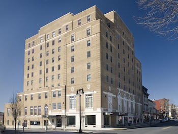 grand eastonian hotel and suites