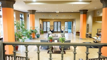 grand eastonian hotel and suites