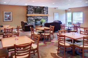 pomeroy inn and suites hotel dawson creek