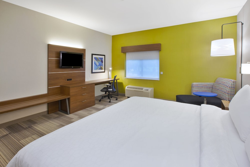 holiday inn express and suites rochester victor