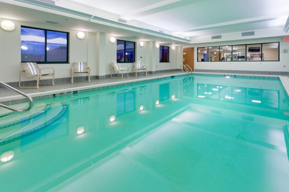 holiday inn express and suites rochester victor