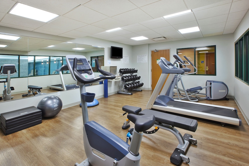 holiday inn express and suites rochester victor