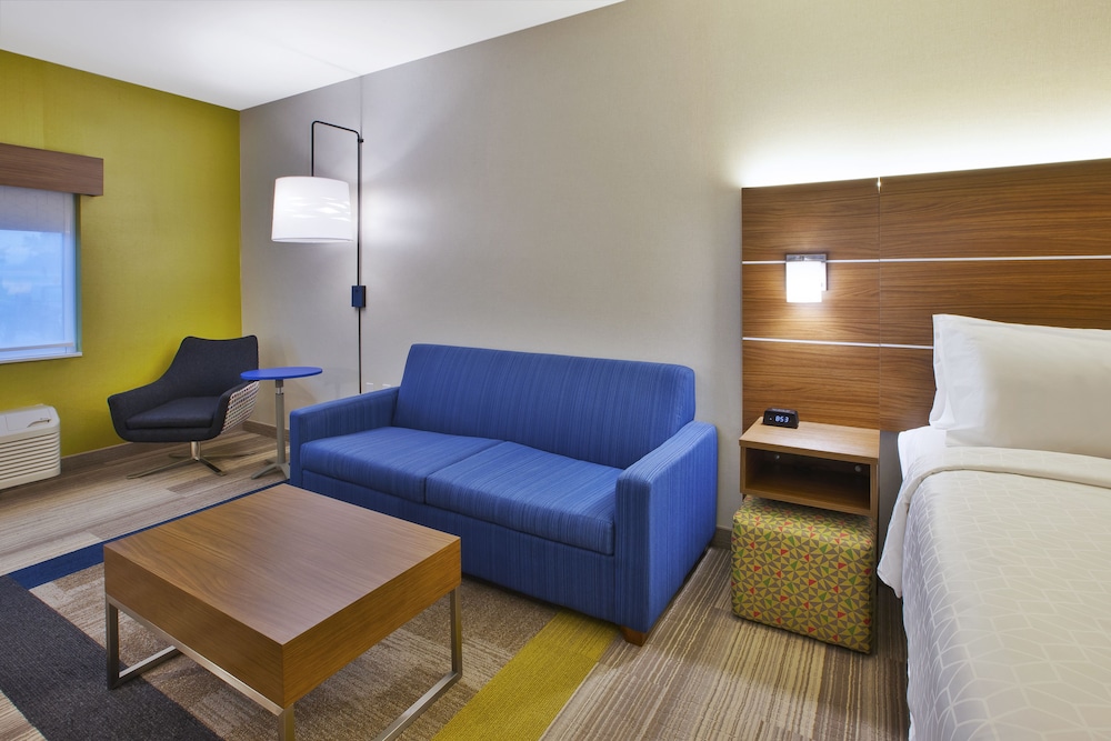 holiday inn express and suites rochester victor