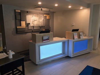 holiday inn express and suites rochester victor