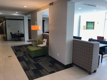 holiday inn express and suites rochester victor