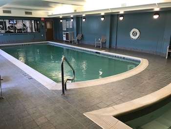 holiday inn express and suites rochester victor