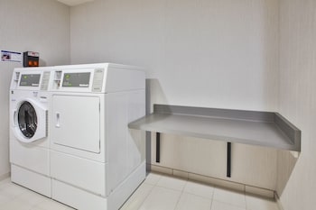 holiday inn express and suites rochester victor