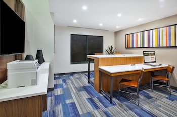 holiday inn express and suites rochester victor