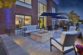 holiday inn express and suites rochester victor