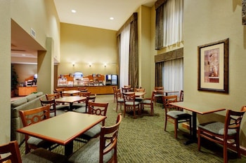 holiday inn express and suites rochester victor