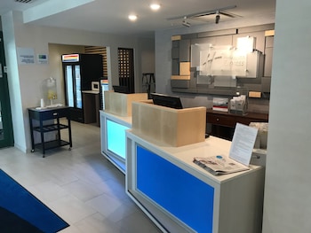 holiday inn express and suites rochester victor