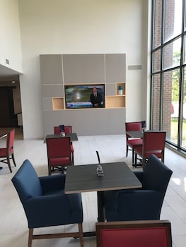holiday inn express and suites rochester victor
