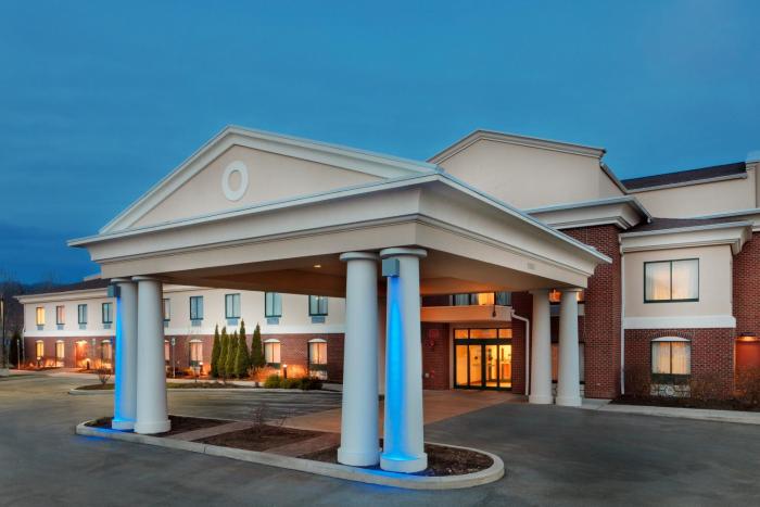 holiday inn express and suites rochester victor