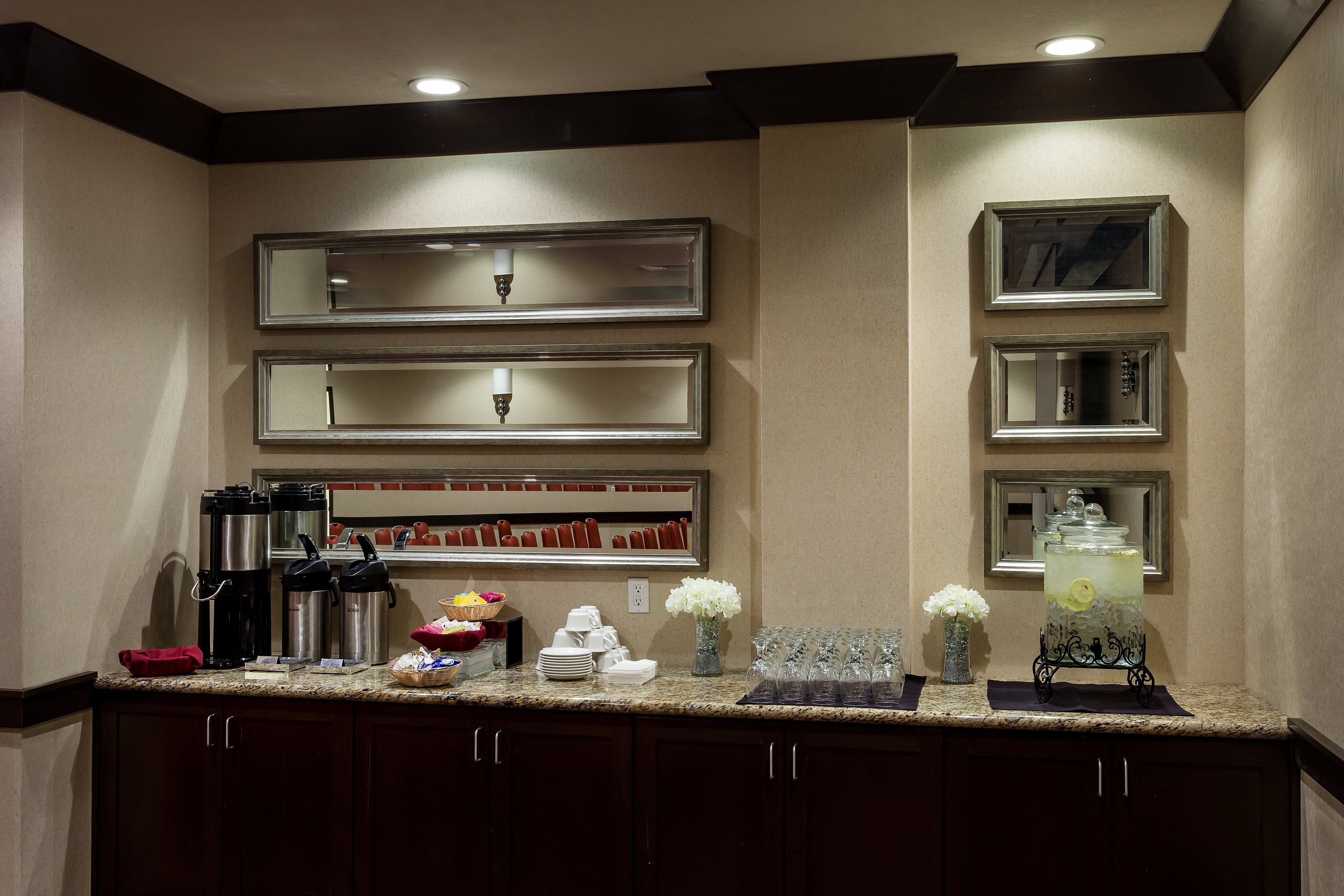 crowne plaza anchorage midtown by ihg