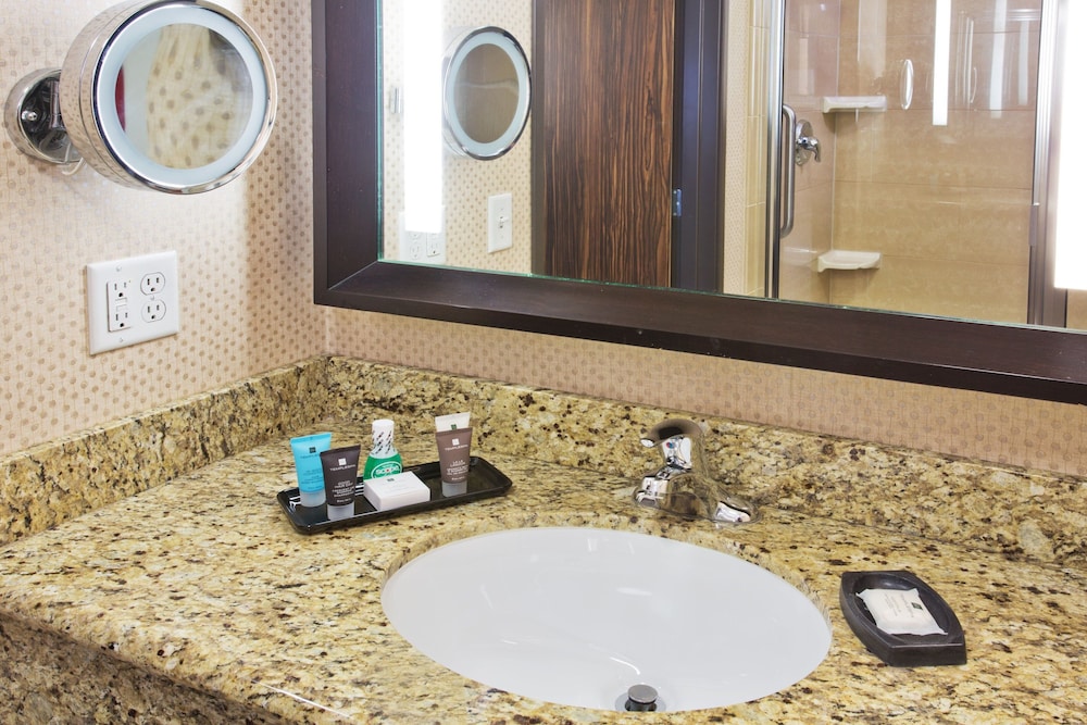 crowne plaza anchorage midtown by ihg