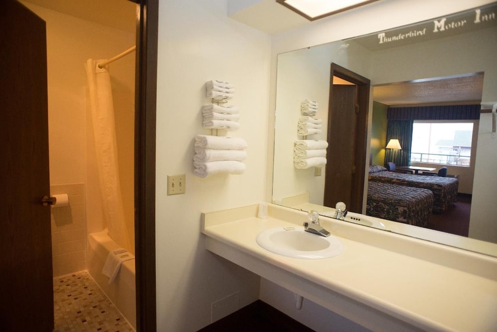 Thunderbird Motor Inn Baraboo,Sauk County>>Baraboo,2 star