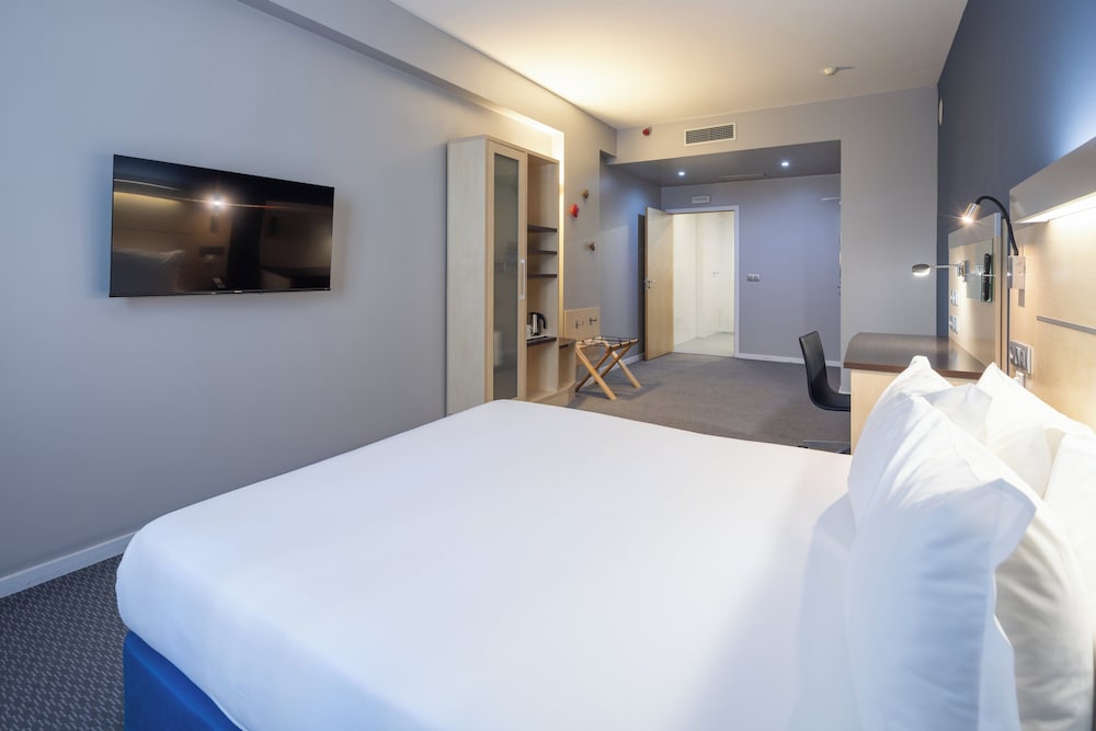 holiday inn express porto exponor by ihg