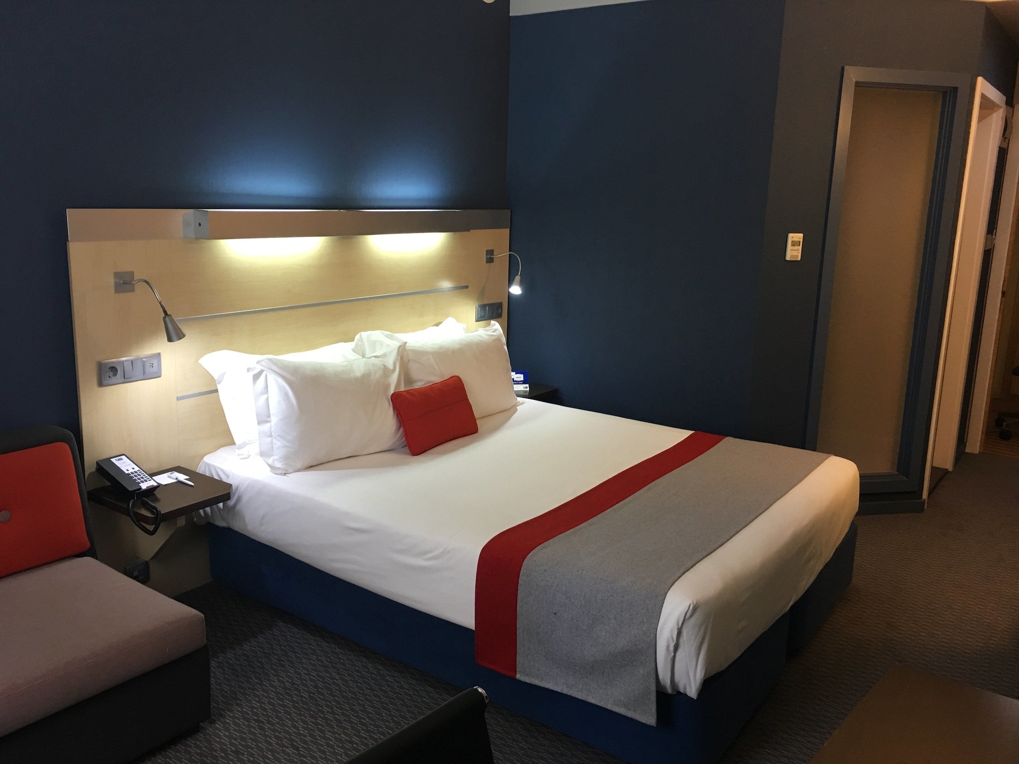holiday inn express porto exponor by ihg