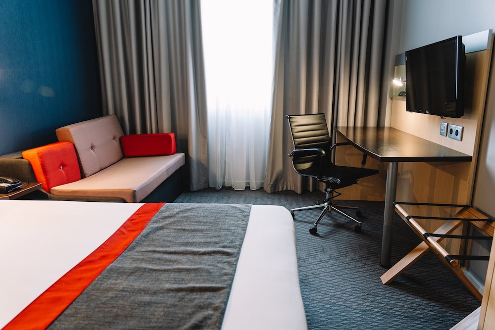 holiday inn express porto exponor by ihg