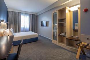 holiday inn express porto exponor by ihg