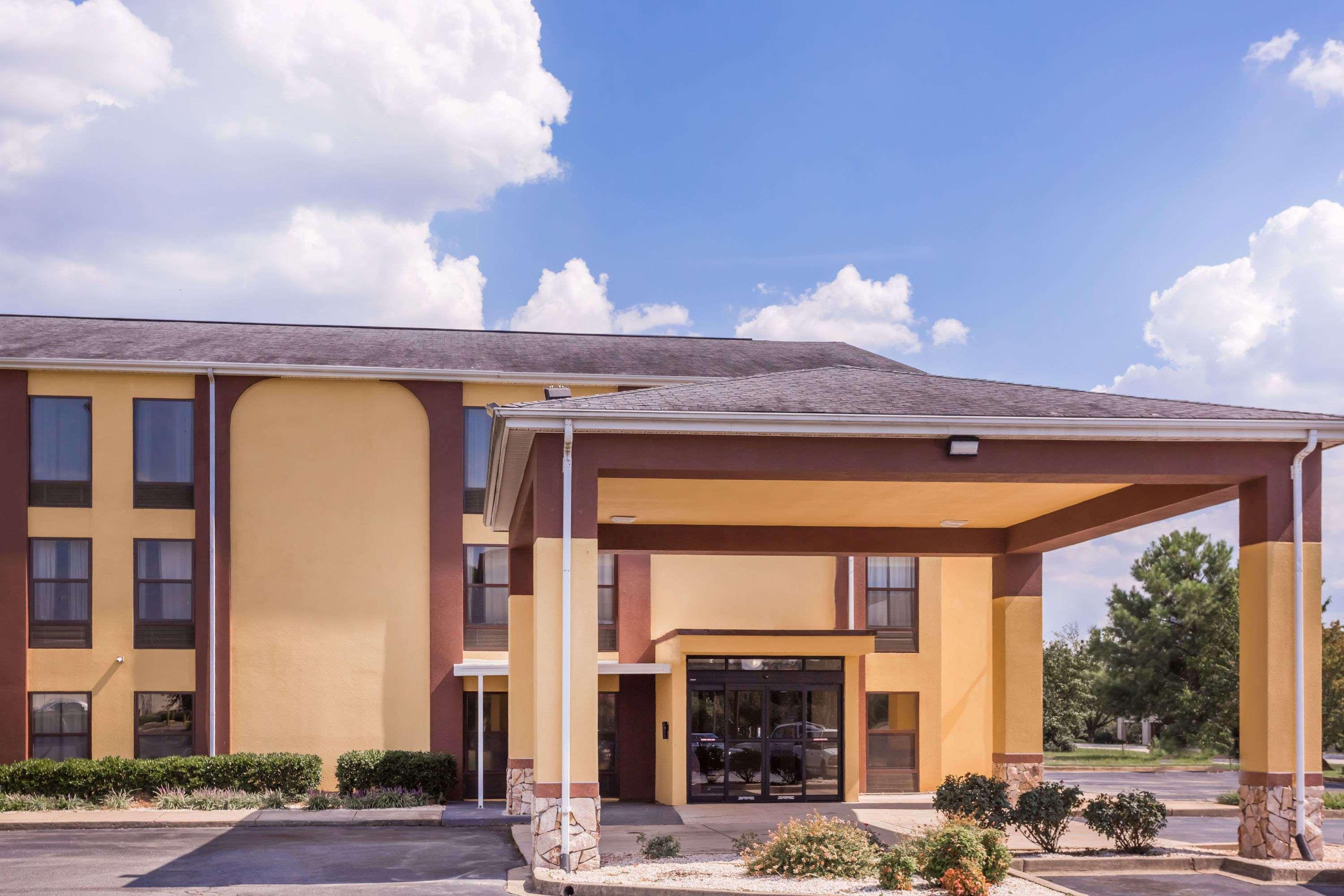 Quality Inn,Landrum>>Greenville - Spartanburg,2 star