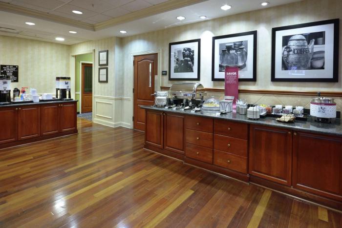 hampton inn and suites clinton i 26
