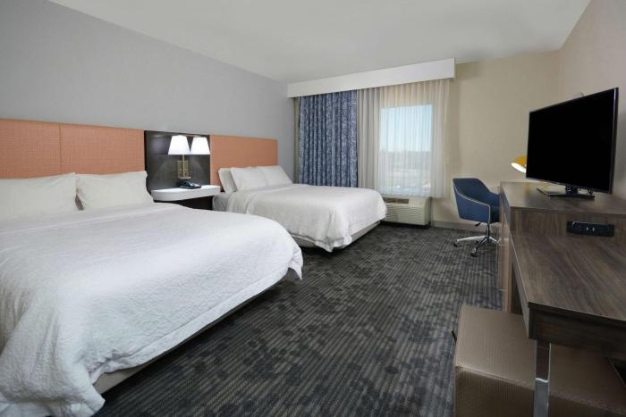 hampton inn and suites clinton i 26