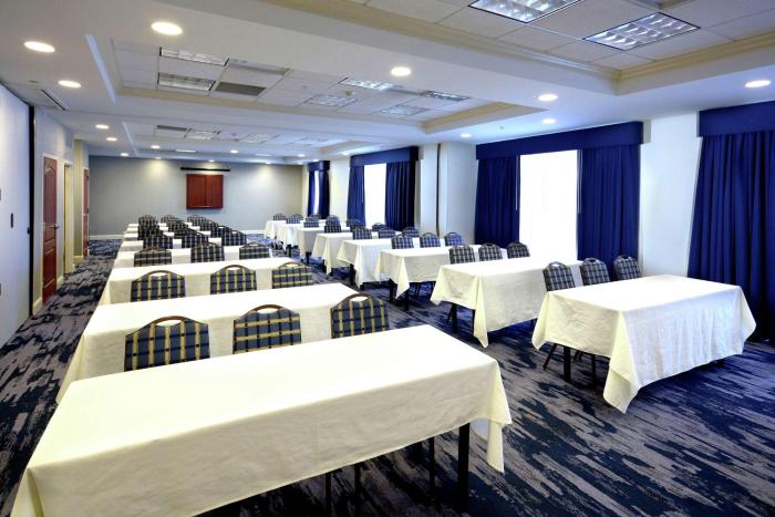 hampton inn and suites clinton i 26