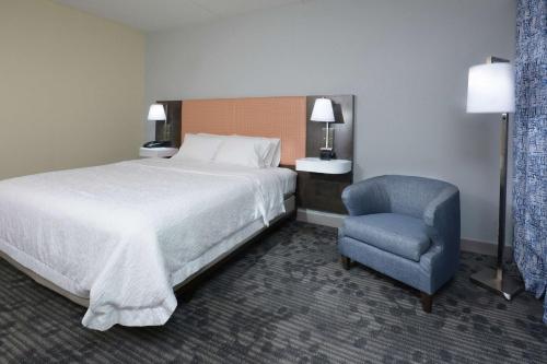 hampton inn and suites clinton i 26