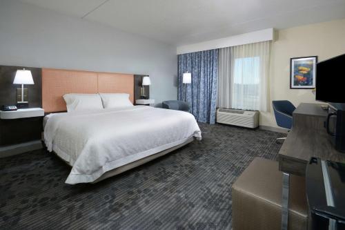 hampton inn and suites clinton i 26