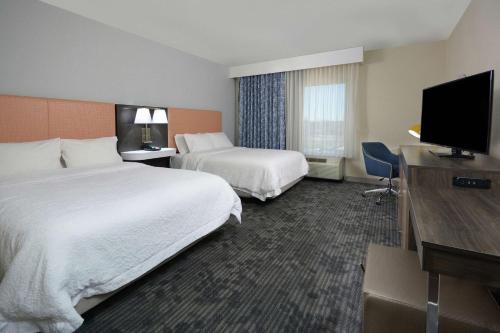 hampton inn and suites clinton i 26