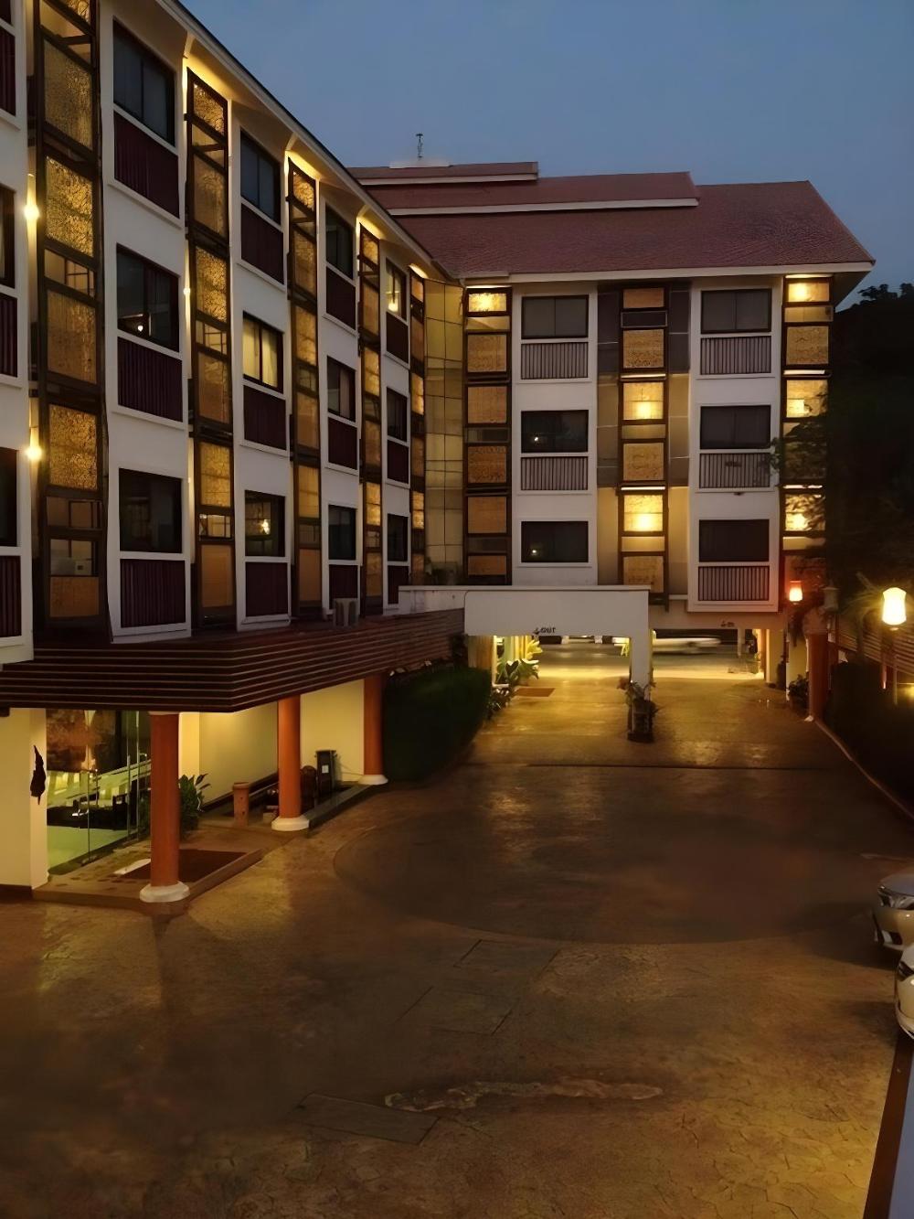 wangburapa grand hotel