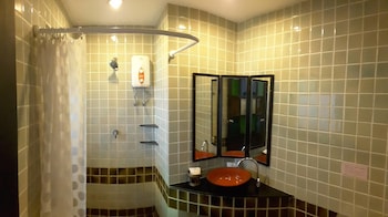 wangburapa grand hotel