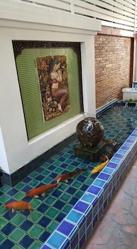 wangburapa grand hotel