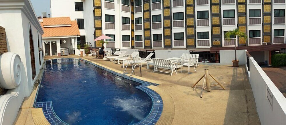 wangburapa grand hotel