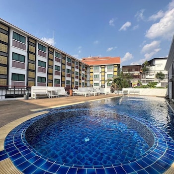 wangburapa grand hotel