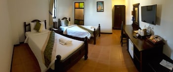 wangburapa grand hotel