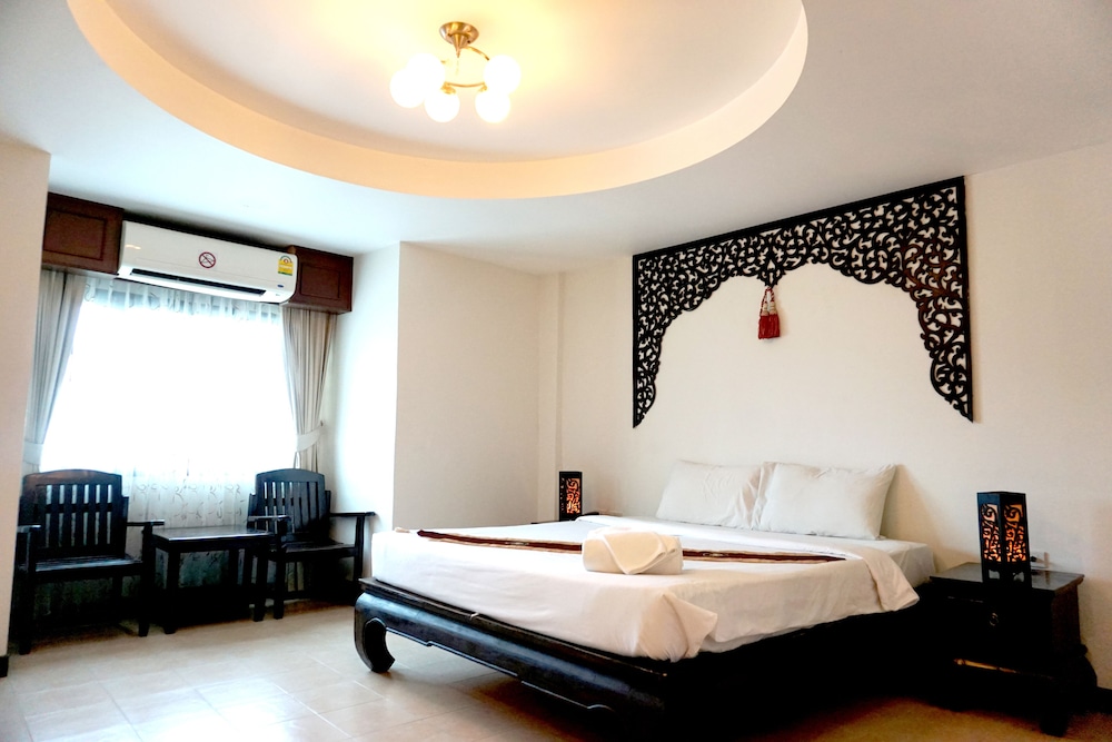 wangburapa grand hotel