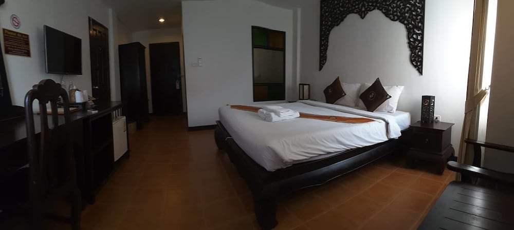 wangburapa grand hotel