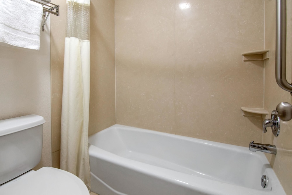 rodeway inn adelanto us 395