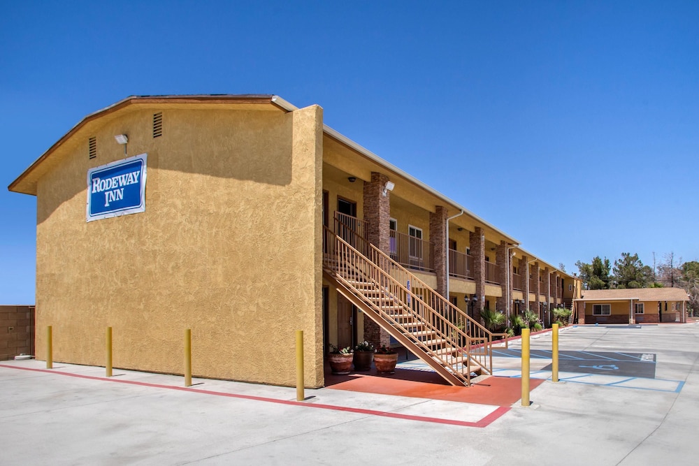 rodeway inn adelanto us 395