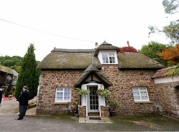 bickleigh castle hotel