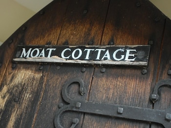 bickleigh castle hotel