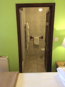 The Hunters Moon,Buckland Newton>>Bristol,3 star