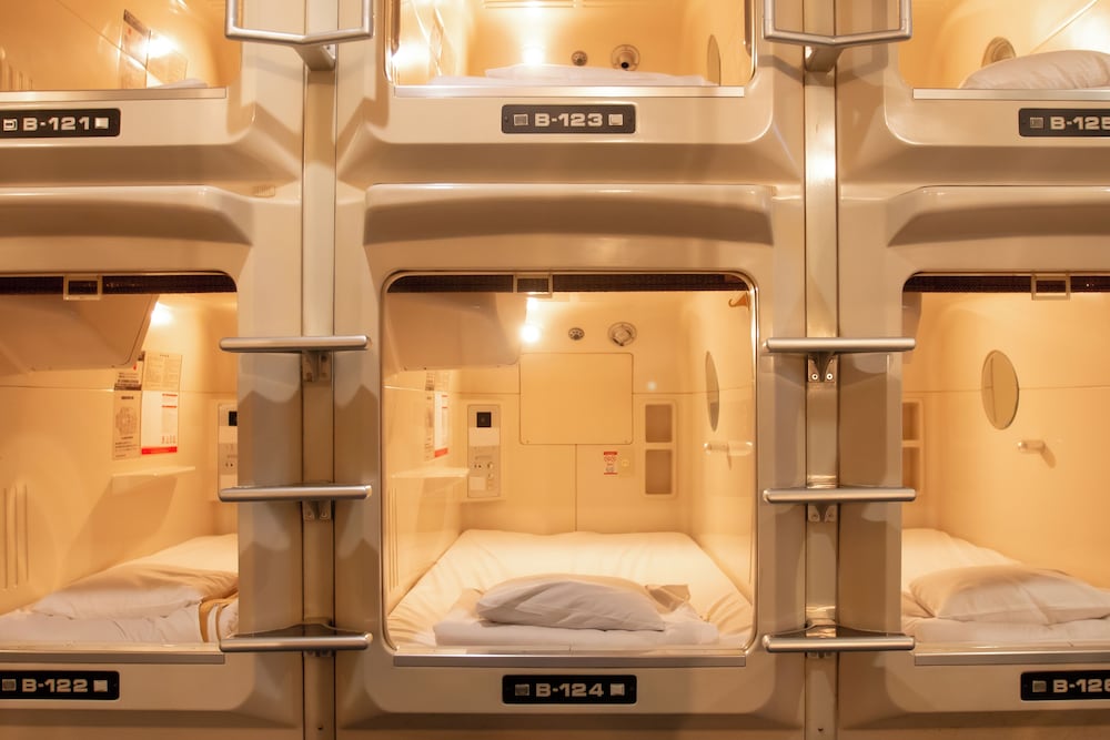 mens only capsule hotel asahi plaza shinsaibashi