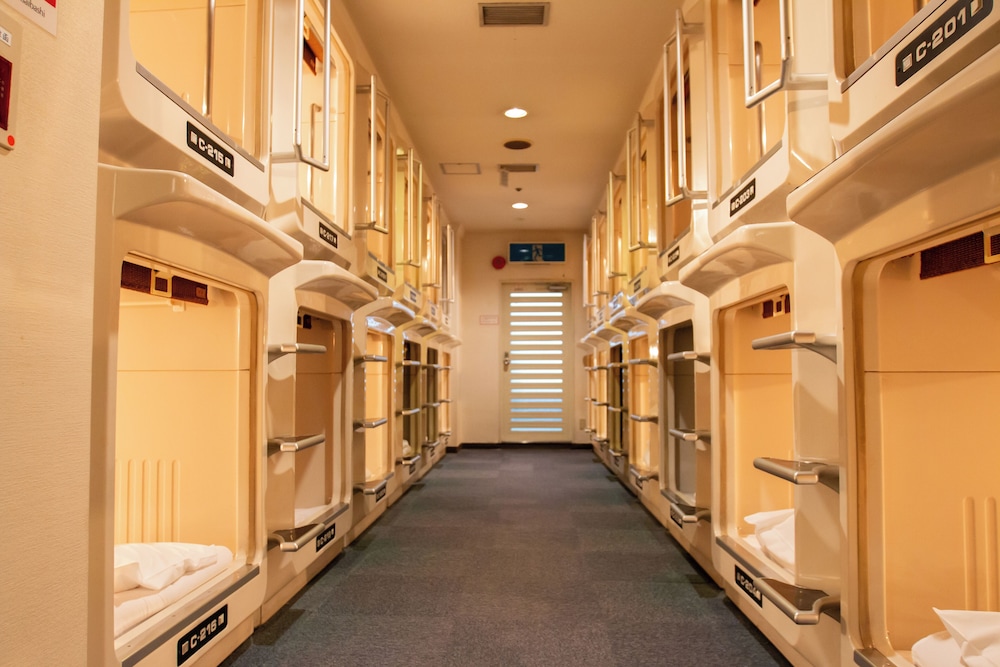 mens only capsule hotel asahi plaza shinsaibashi