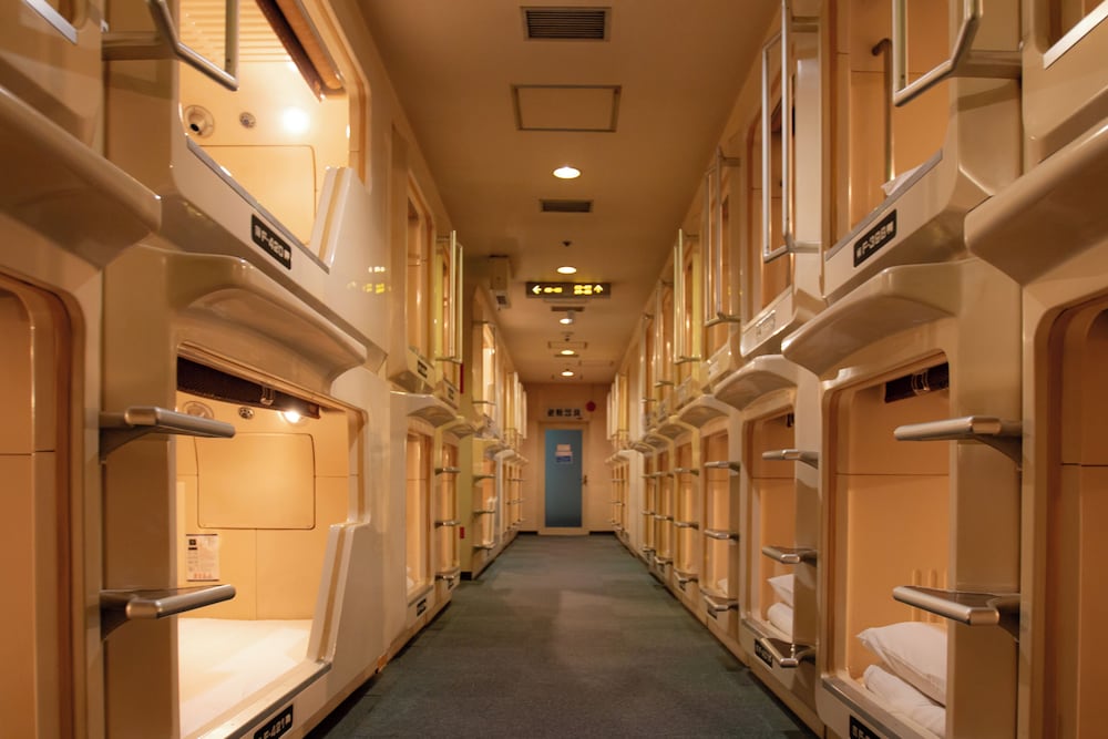 mens only capsule hotel asahi plaza shinsaibashi