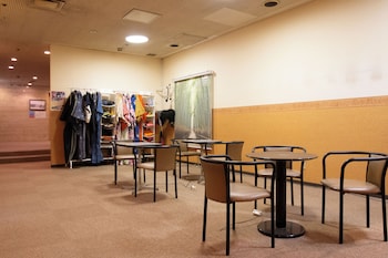 mens only capsule hotel asahi plaza shinsaibashi